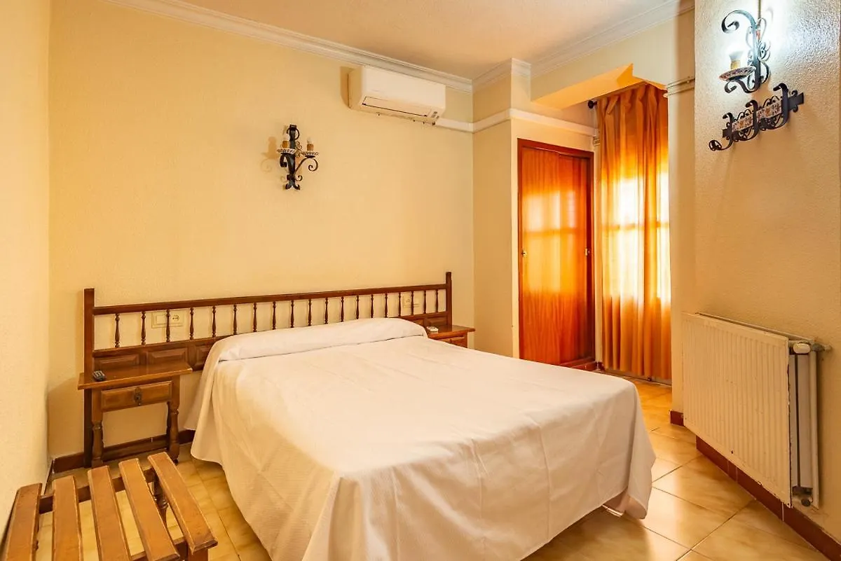 招待所 Hostal Hilaria 马札冈